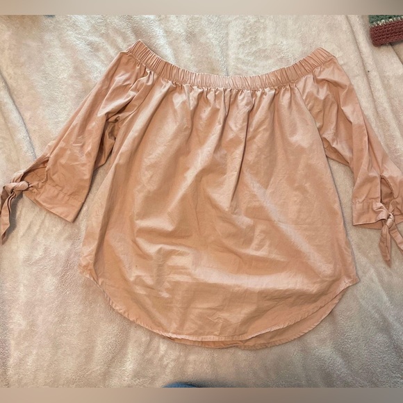 Forever 21 Pink Off The Should Long Sleeve Blouse - Picture 2 of 2